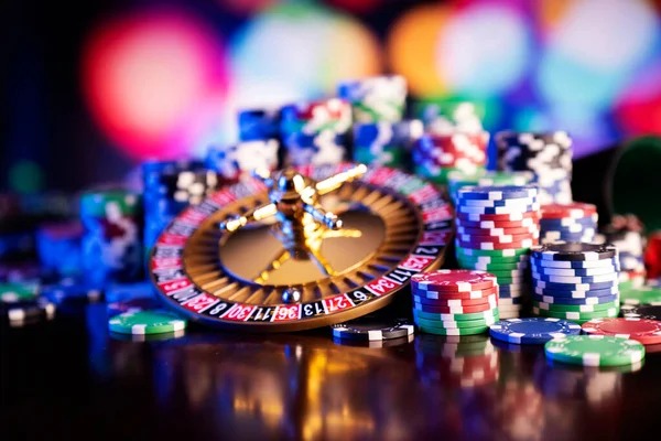max77 login mobile app interface showing football markets and live-dealer tables
